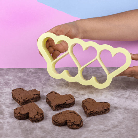CORTADOR DE BROWNIE CORAÇÕES (6x6 cm)  - BLUE STAR